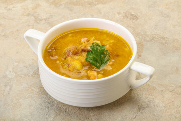 Pea soup with smoked meat