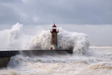 Huge stormy wave splash