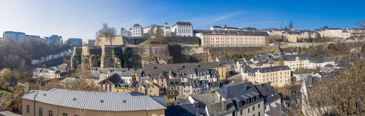 Fototapeta na wymiar View over the valley of the river Alzette to the old town of Luxembourg
