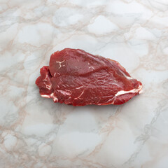 Filetto di carne su marmo