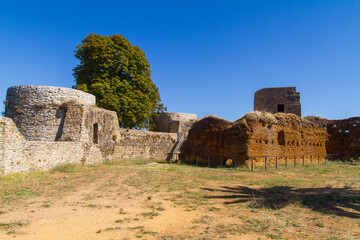 Castillo o Fortaleza en el pueblo de Constantina, Sevilla, Andalucia, España