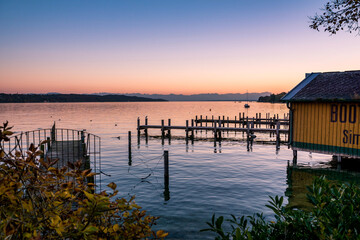 Sonnenaufgang / Sonnenuntergang am Starnberger See mit Steg, Bootsanleger - Starnberg