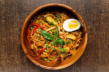 noodle with chicken and egg