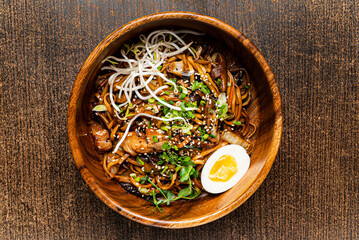 noodle with meat and egg