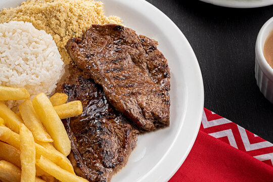 Refei&ccedil;&atilde;o - Prato Feito - Bife de fil&eacute; mignon, batata frita, arroz e farofa