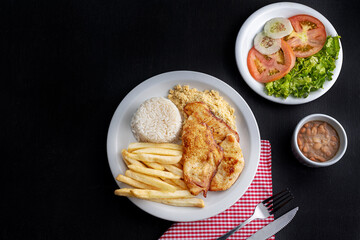 Refeição - Prato Feito - Filé de frango grelhado, arroz, batata frita e salada