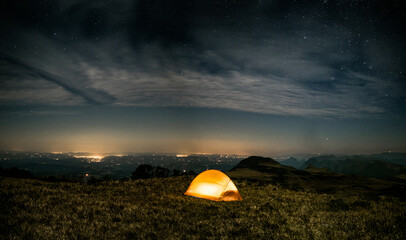 Fototapeta na wymiar Tent in the starry night