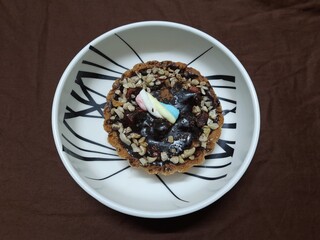 baked apple choco pie plate