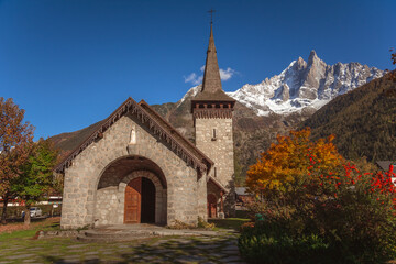 Fototapeta na wymiar La chapelle des Praz, Chamonix 