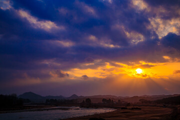 Fototapeta na wymiar タイムラプス　秋の夕焼け空　美しいグラデーション　雲の動き