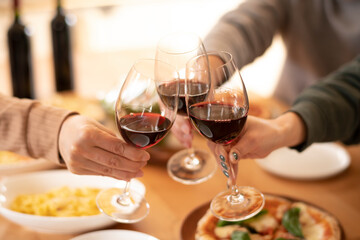 イタリア料理と赤ワインで乾杯