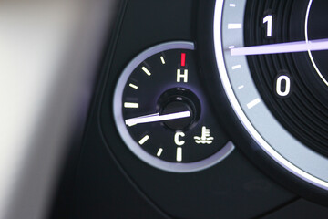 Vehicle coolant gauge