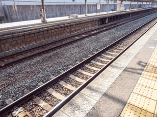 Fototapeta premium 鉄道駅の線路 古いレール
