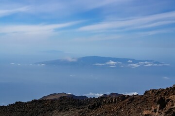 El Volcán Teide. Ruta de senderismo para ascender y llegar a la cima del volcán Teide, el cráter del Teide. Las islas de 