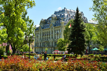 Obraz premium beautiful house in Odessa. beautiful old city center facade building architecture on Deribasovskaya street. concept of summer vacation at sea, travel, tourism. Odessa, Ukraine, 2017