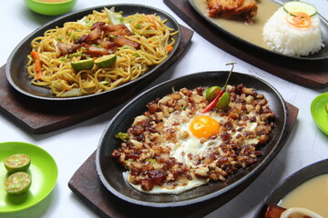 reshly cooked Filipino food called Pork Sisig