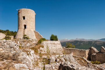 Fototapeta na wymiar Medieval Castle of Bominaco in Caporciano.Abruzzo-Italy