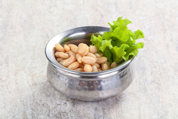 White canned beans for vegan suisine