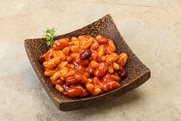 Baked kidney in tomato sauce