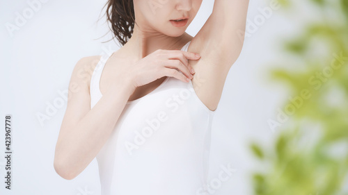 女性 わき ムダ毛処理 脱毛 Poster 30s 30s Posters Naka