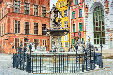 Fountain of the Neptune in old town of Gdansk, Poland © Patryk Kosmider