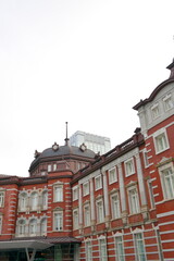 Obraz premium あいにくの天気と東京駅