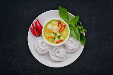 Rice Noodles with Green Curry Meatballs