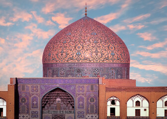 Iran. Persia. Isfahan. Dome of Sheikh Lotfollah Mosque at Naqsh-e Jahan square in Isfahan. 17th century. - 424011739