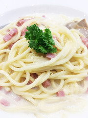 Pasta Carbonara with ham and cheese