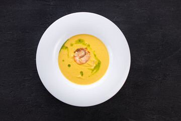 Cheese cream soup with grilled chicken meat