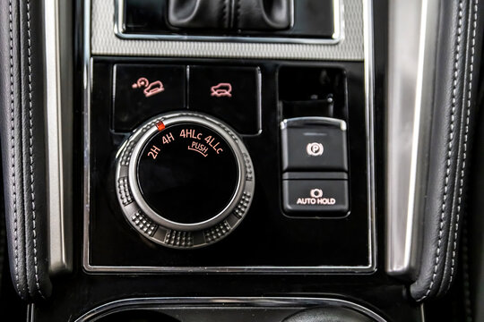 Control panel for off-road functions. SUV driving mode switch. Management of interlocks, drive and low gear.