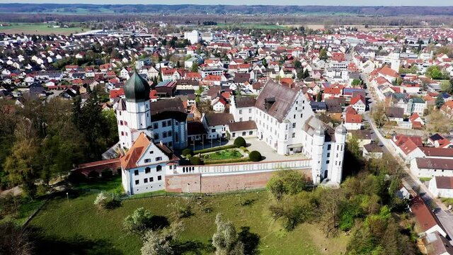 Drohnen Video vom V&ouml;hlinschloss in Illertissen   