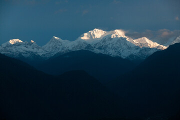 Obraz premium Kanchenjunga peak in Himalayan mountains