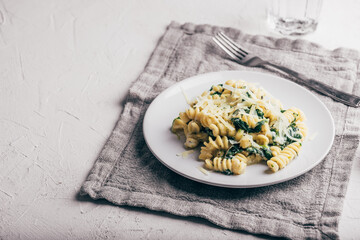 Pasta With Spinach And Cheese
