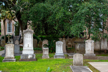 Fototapeta na wymiar The old graveyard at Saint Philip's Church in Charleston, South Carolina
