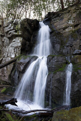 baskins creek waterfall coming down the cliff side