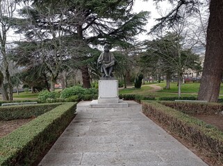 Jardín con estatua en San Lorenzo de El Escorial