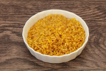 Vegetarian cuisine - dry bulgur for cooking