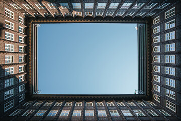 Innenhof des Chilehauses in Hamburg