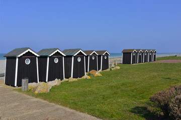 Fuite sur les cabanes de plage à Sainte-Marguerite-sur-Mer (76119), département de Seine-Maritime en région Normandie, France