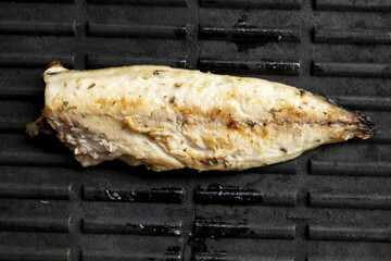 griddle roasting a mackerel fillet