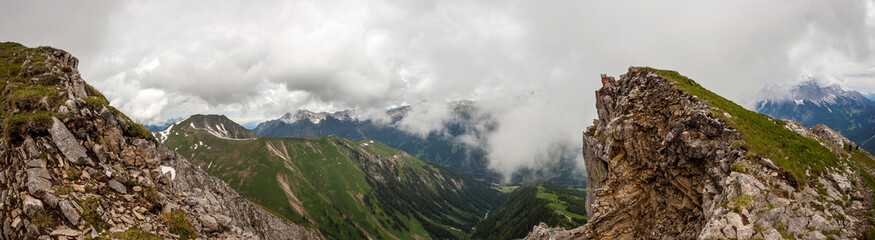 Obraz na płótnie Canvas Panorama view Grubigstein mountain in Tyrol, Austria