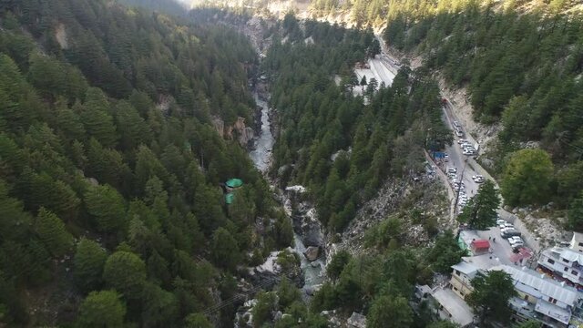 Vall&eacute;e de Gangotri dans l'&Eacute;tat de l'Uttarakhand en Inde vue du ciel