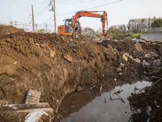造成地で活躍するパワーショベル
