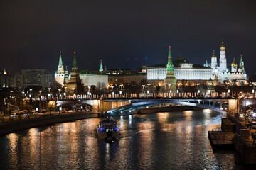 Fototapeta na wymiar Kremlin embankment. Moscow