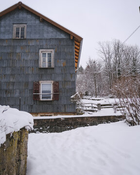 Cornimont and its houses under the snow