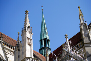 Fototapeta na wymiar Dom St Peter in Regensburg, detailed shots with the telephoto lens in spring