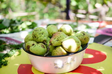 Many ripe pears in a plate