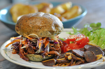 burger, hamburger or vegetable burger