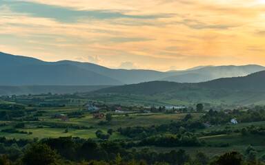 Naklejka premium sunset in the mountains